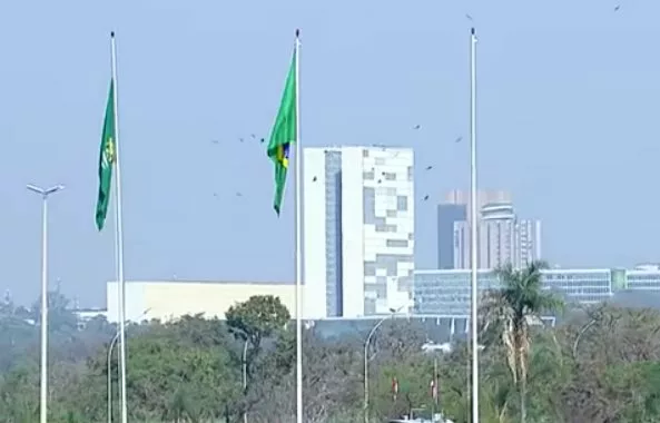 Sobre o simbolismo da bandeira do Brasil.