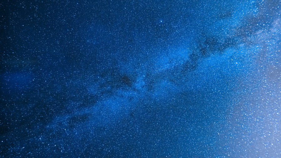 Inconsciente Coletivo: A perspectiva com potencial de Integrar o Mundo Em 1925, nas conferências de Tavistock, Carl Gustav Jung afirmou que o inconsciente é a natureza, e a natureza nunca mente. “Lá está o ouro, a coisa preciosa, o grande valor”. No adoecimento contemporâneo, a visão de que a psique nasce no emaranhado coletivo pode ser o caminho único de responsabilização individual para a criação de soluções curativas para o Todo.