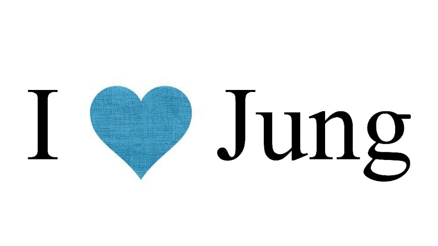 “Eu amo Jung”: Categorizações reducionistas em nome de C. G. Jung Ainda que não tenhamos uma estatística formal, a percepção tácita indica que cada vez mais pessoas de diversas formações pessoais e profissionais têm se interessado pelas ideias junguianas, seja para atuarem como terapeutas/analistas, seja para aplicarem sua psicologia em áreas de pesquisas eminentemente das humanas, tais como Comunicação, Ciências da Religião, Administração e outras. Entram nesse grupo também os entusiastas das terapias holísticas (barras de access, florais de bach, aromaterapia etc.) e práticas mânticas (tarot, astrologia, “arquétipo-terapeutas” e outras).